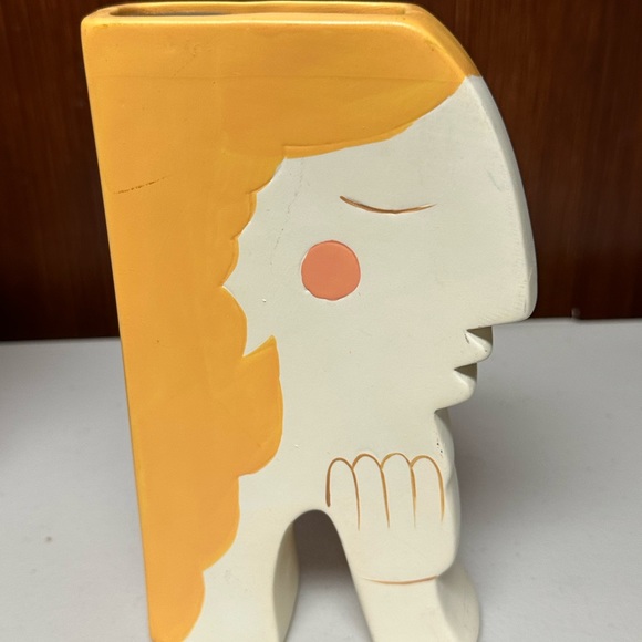 Modern Ceramic Flower Vase Blonde Girl Face Design - Picture 5 of 12